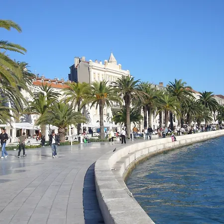 Filipovic, 3 Min Walk To The