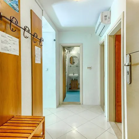 Filipovic, 3 Min Walk To The * Сплит